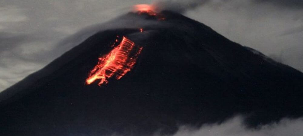 Erupsi Gunung Semeru (sumber: Antara Foto/Umarul Faruq)